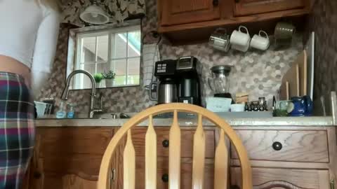 Snapshot of wanderlustjade chatting on January 6, 9:32 pm Jade  Adonis online show from January 6, 9:32 pm