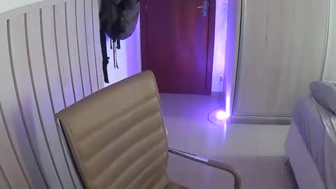 wave_boyy online show from April 15, 12:08 pm