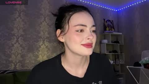 Alice online show from April 24, 5:26 pm