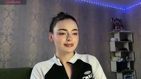 Alice online show from April 26, 3:09 pm