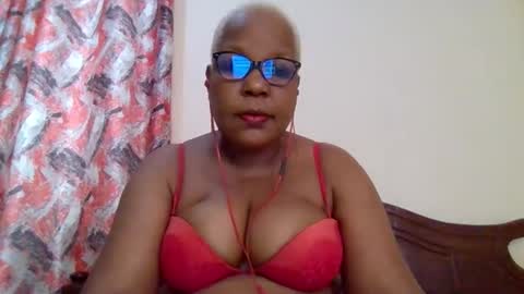 weaverbird25 online show from March 12, 7:12 am