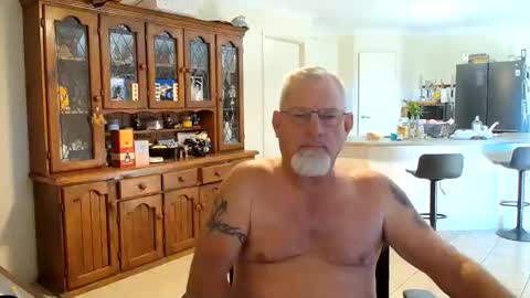 Wellhelloo online show from May 29, 4:54 am