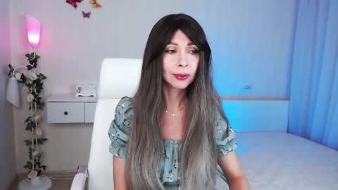 Wendi Foster online show from December 9, 7:18 pm