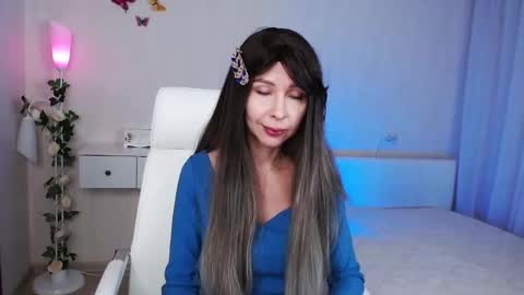 Wendi Foster online show from December 10, 8:16 pm