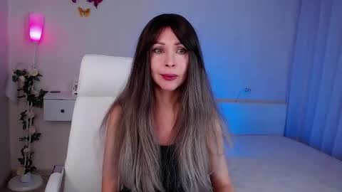 Wendi Foster online show from February 3, 7:07 pm