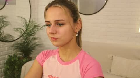 Im Wendy online show from May 15, 9:11 pm