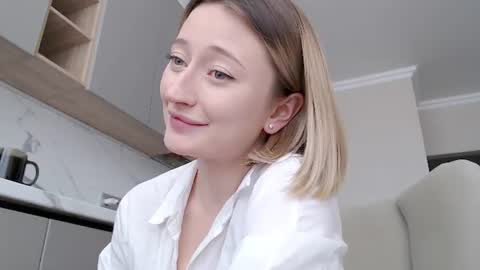 Daisy    online show from June 19, 12:11 pm