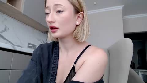 Daisy    online show from June 24, 11:06 am