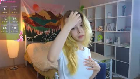 Snapshot of wendy_cutiex chatting on September 12, 5:04 pm Wendy online show from September 12, 5:04 pm