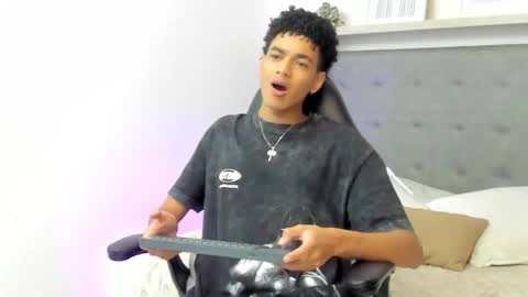 WES online show from February 17, 3:00 pm