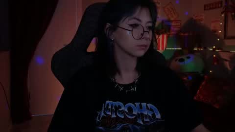 little girl who is always rightLisa online show from August 4, 1:23 am