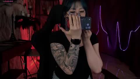 little girl who is always rightLisa online show from June 26, 1:11 am