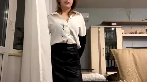 Polly online show from November 9, 4:10 pm