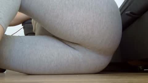 wet_pants2022 online show from September 17, 6:50 am