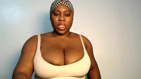 Snapshot of wet_pussyy24 chatting on September 28, 11:03 pm lily online show from September 28, 11:03 pm