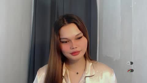 wet_velvet_xo online show from February 10, 12:30 pm