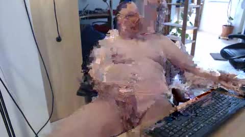 WeTwo online show from April 11, 8:29 am