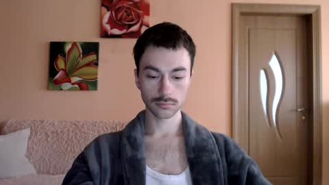 Tom online show from April 10, 11:48 am