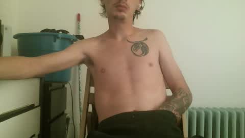 whiteboyslim21 online show from December 1, 8:01 am