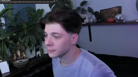 Gus online show from November 25, 9:35 pm