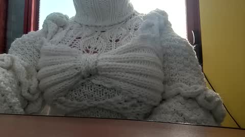 whitesweater online show from October 21, 6:18 am