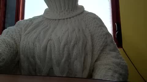 whitesweater online show from October 28, 6:58 am