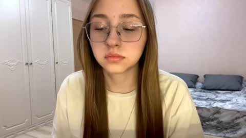 Vicky online show from April 27, 8:28 pm