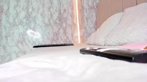 whitneyyfox online show from February 20, 6:21 pm