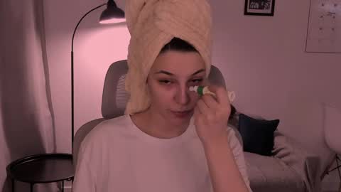 whoislulu online show from April 4, 7:21 pm