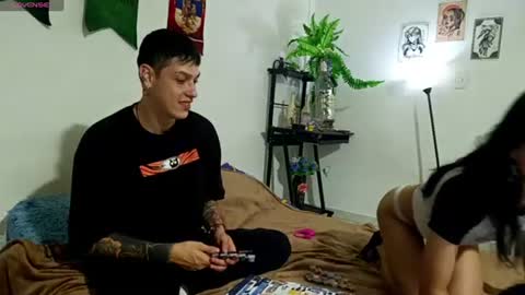 wildcouple online show from June 22, 4:42 am