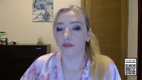 Snapshot of wild_silk_desire chatting on October 20, 2:44 pm Alina online show from October 20, 2:44 pm