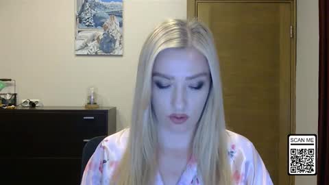 Snapshot of wild_silk_desire chatting on October 21, 4:21 pm Alina online show from October 21, 4:21 pm