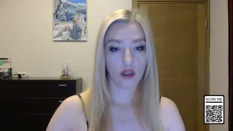 Snapshot of wild_silk_desire chatting on October 10, 2:01 pm Alina online show from October 10, 2:01 pm