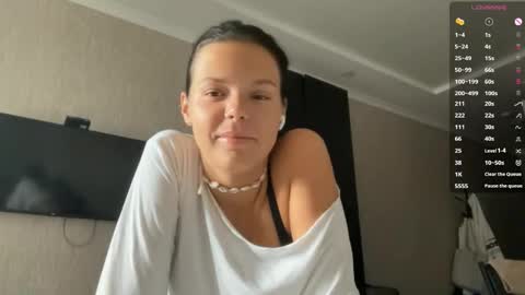 Snapshot of wildahankin chatting on September 14, 5:10 am Mia online show from September 14, 5:10 am