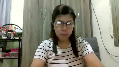 WildChick online show from December 3, 4:46 am