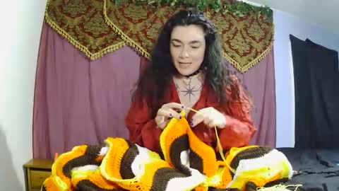 Daisy online show from May 24, 1:35 am