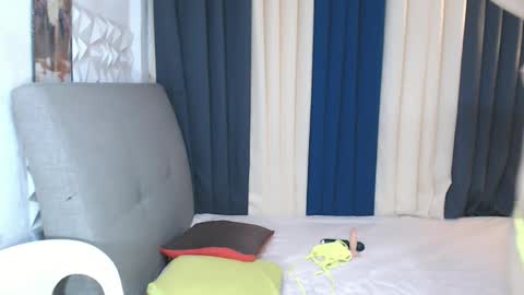 pauleen online show from November 14, 6:43 pm