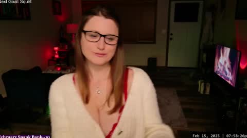 Snapshot of wildsouthernpeach chatting on February 16, 1:58 am Ivy online show from February 16, 1:58 am