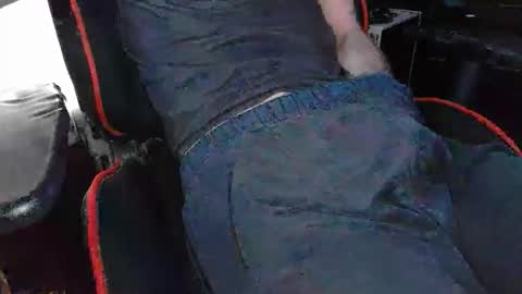 will11493 online show from April 20, 11:46 am