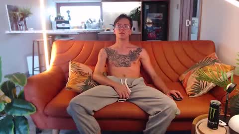 William online show from March 17, 9:47 am