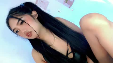 LE XI online show from February 12, 10:46 pm