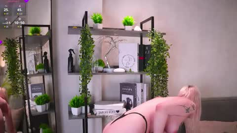 Mary online show from March 8, 2:04 am