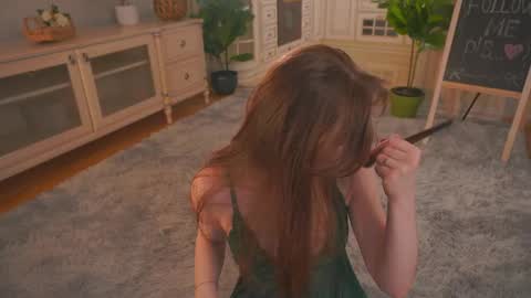 Lillian online show from May 13, 3:49 am