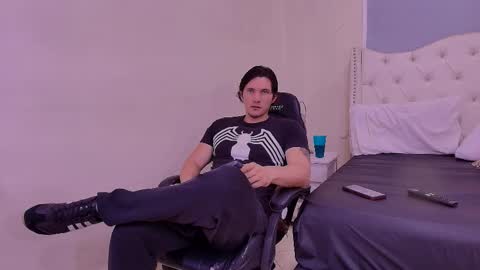 Wiston online show from March 18, 1:17 pm