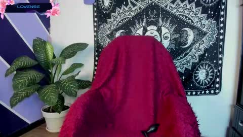 ig WitchDivinne online show from December 14, 11:55 pm