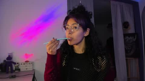 Snapshot of witchofhearts chatting on February 17, 11:33 pm     Luna Violeta  A r t i s t  online show from February 17, 11:33 pm