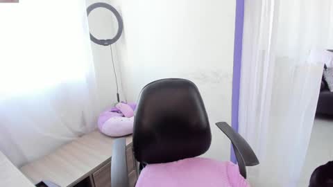 Snapshot of witchofhearts chatting on January 29, 9:17 pm     Luna Violeta  A r t i s t  online show from January 29, 9:17 pm