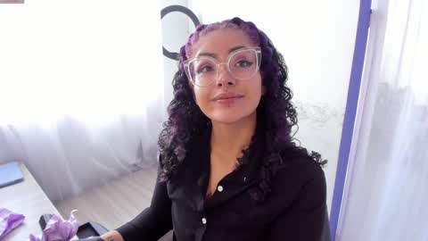 Snapshot of witchofhearts chatting on February 2, 8:41 pm     Luna Violeta  A r t i s t  online show from February 2, 8:41 pm