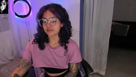 Snapshot of witchofhearts chatting on January 24, 1:13 am     Luna Violeta  A r t i s t  online show from January 24, 1:13 am