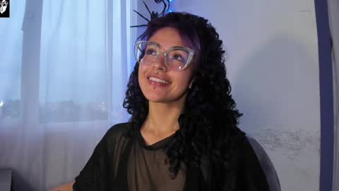 Snapshot of witchofhearts chatting on February 6, 10:53 pm     Luna Violeta  A r t i s t  online show from February 6, 10:53 pm